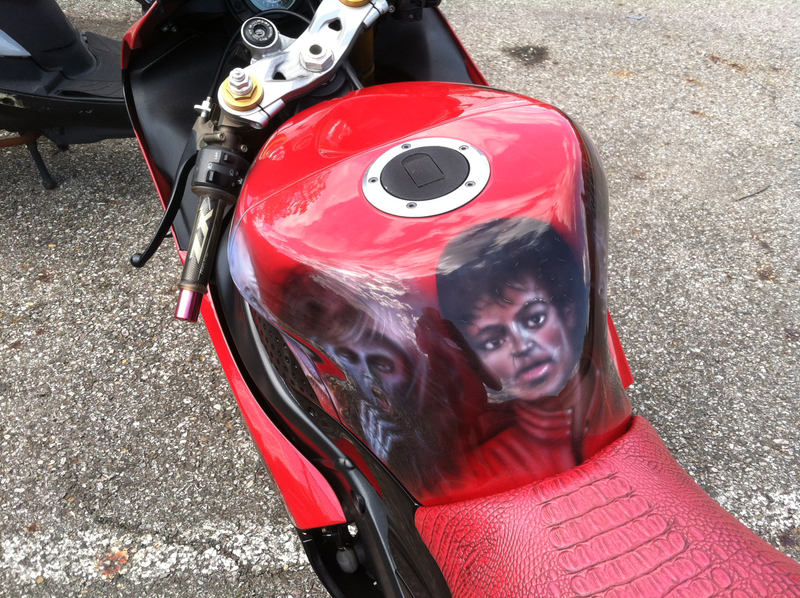 Illustration for article titled Michael Jackson Thriller Bike
